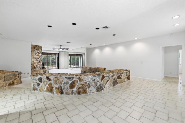 8785 Thousand Pines Circle, West Palm Beach, FL 33411