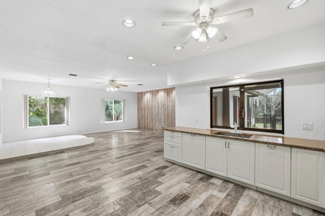 8785 Thousand Pines Circle, West Palm Beach, FL 33411