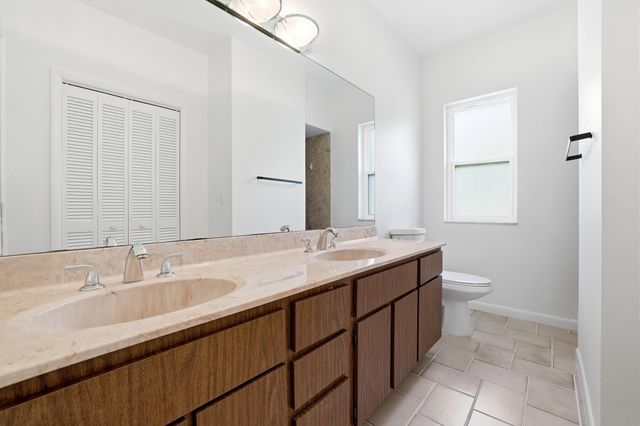 8785 Thousand Pines Circle, West Palm Beach, FL 33411