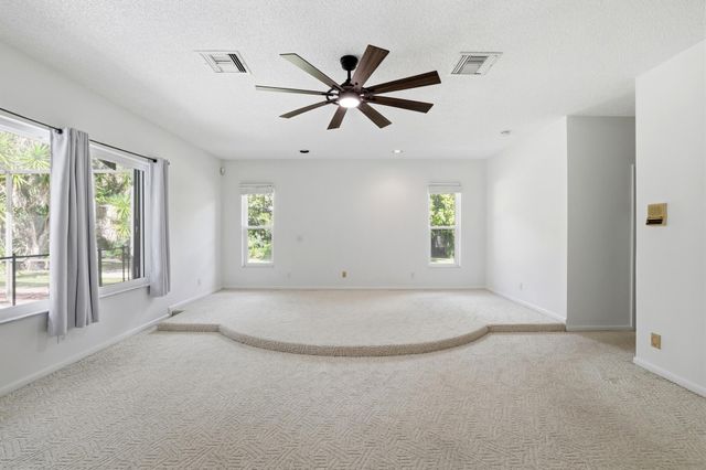 8785 Thousand Pines Circle, West Palm Beach, FL 33411