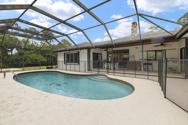 8785 Thousand Pines Circle, West Palm Beach, FL 33411