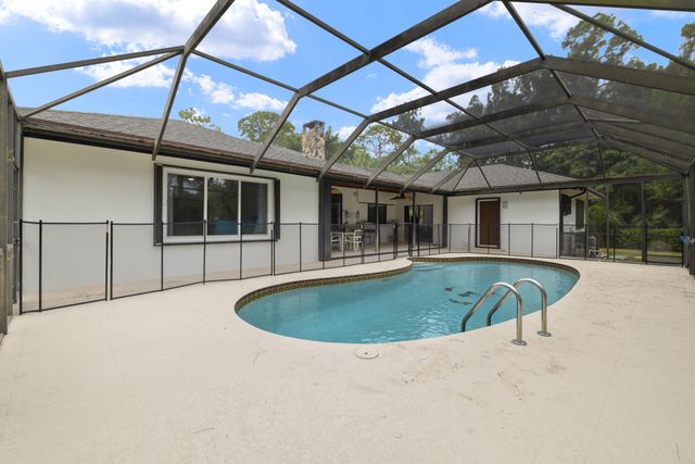 8785 Thousand Pines Circle, West Palm Beach, FL 33411