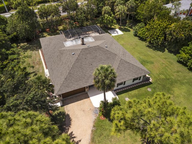 8785 Thousand Pines Circle, West Palm Beach, FL 33411