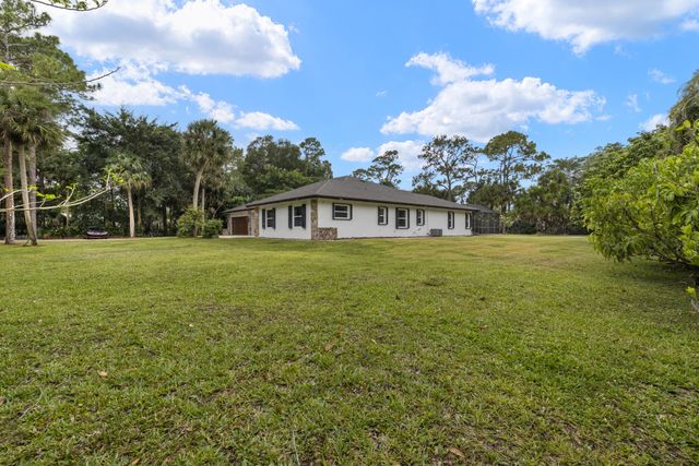 8785 Thousand Pines Circle, West Palm Beach, FL 33411