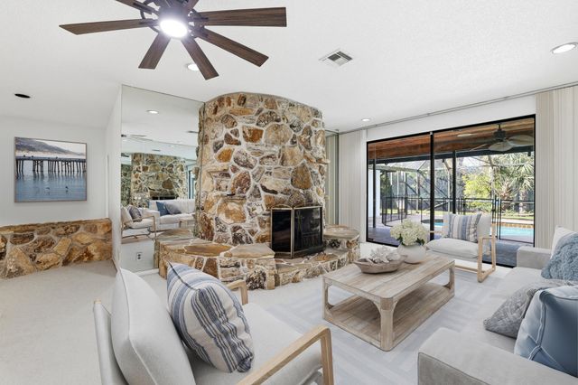 8785 Thousand Pines Circle, West Palm Beach, FL 33411