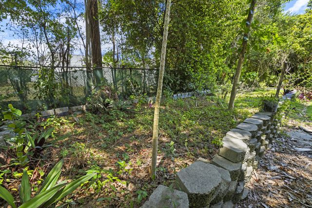 8785 Thousand Pines Circle, West Palm Beach, FL 33411