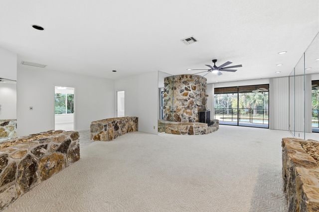 8785 Thousand Pines Circle, West Palm Beach, FL 33411