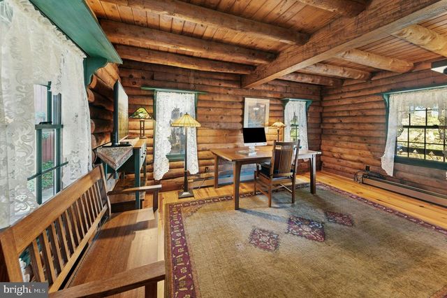 3980 LEHNENBERG RD, Riegelsville, PA 18077