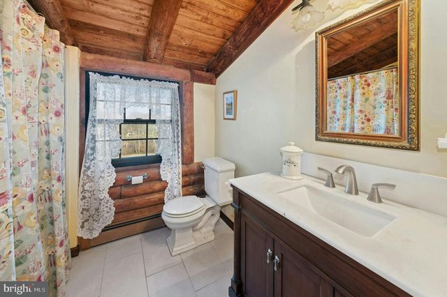 3980 LEHNENBERG RD, Riegelsville, PA 18077