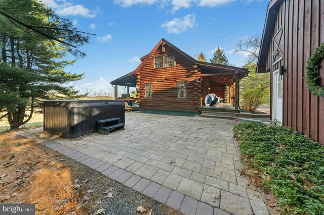 3980 LEHNENBERG RD, Riegelsville, PA 18077