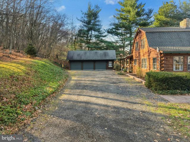 3980 LEHNENBERG RD, Riegelsville, PA 18077