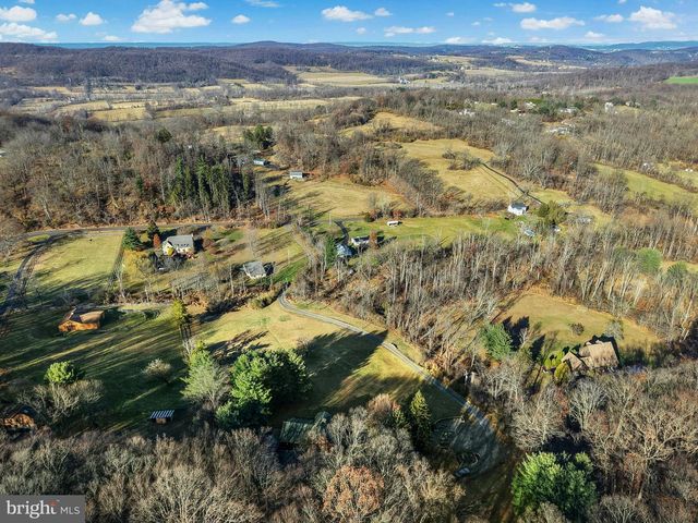 3980 LEHNENBERG RD, Riegelsville, PA 18077