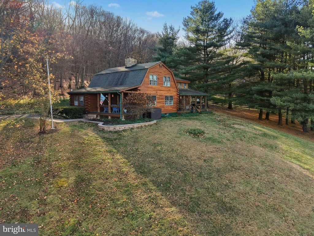 3980 LEHNENBERG RD, Riegelsville, PA 18077