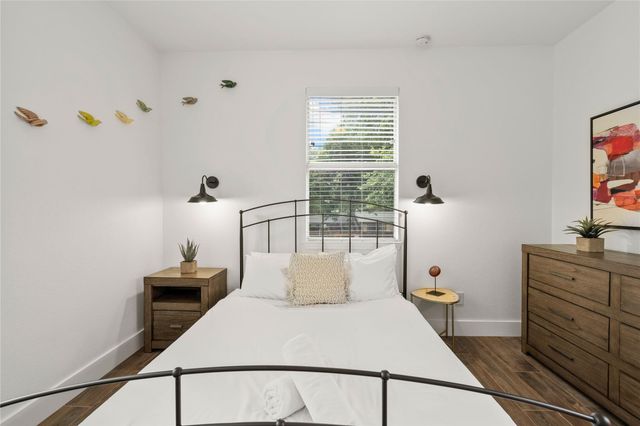 2106 Kenwood Ave B, Austin, TX 78704