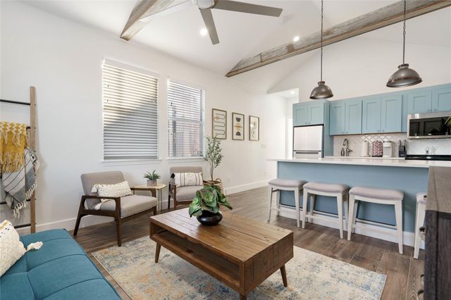 2106 Kenwood Ave B, Austin, TX 78704