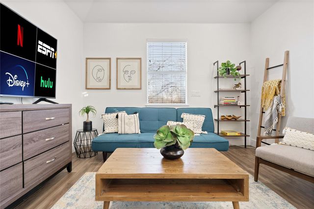 2106 Kenwood Ave B, Austin, TX 78704