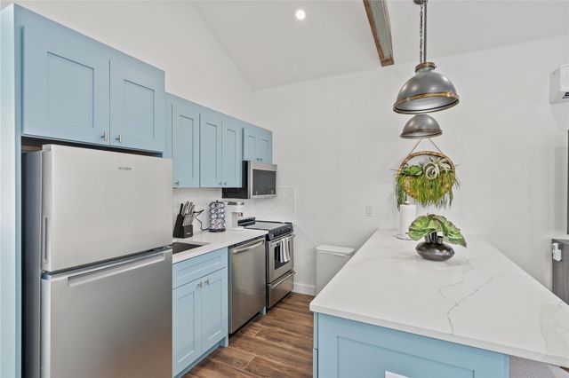 2106 Kenwood Ave B, Austin, TX 78704