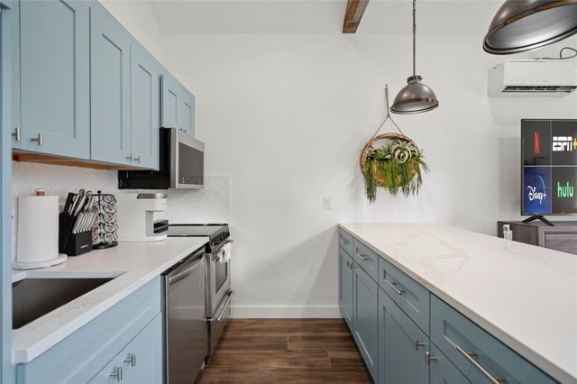 2106 Kenwood Ave B, Austin, TX 78704