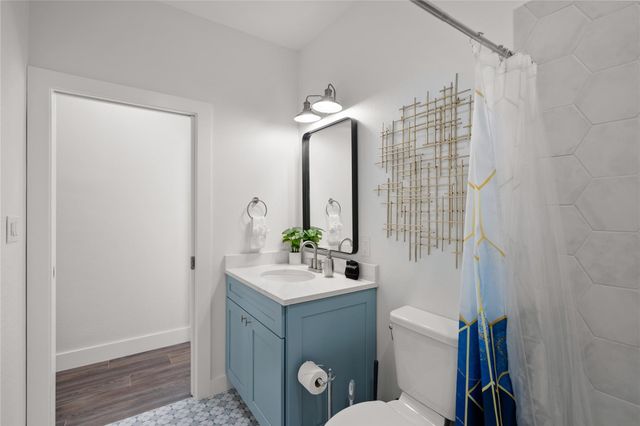 2106 Kenwood Ave B, Austin, TX 78704