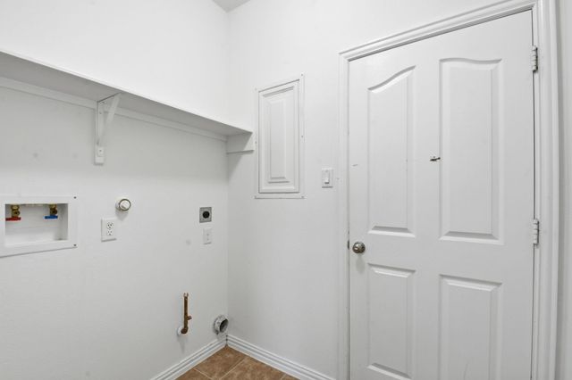 24419 Lakecrest Bend Drive, Katy, TX 77493