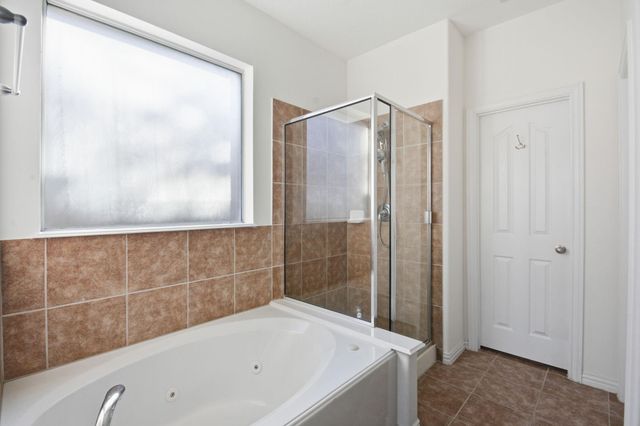 24419 Lakecrest Bend Drive, Katy, TX 77493