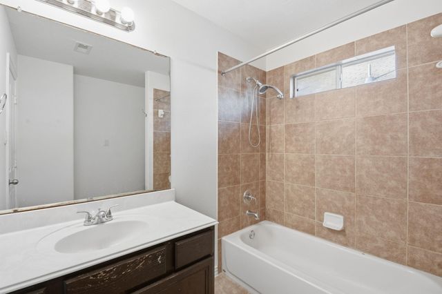 24419 Lakecrest Bend Drive, Katy, TX 77493