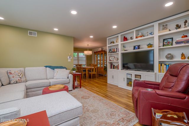 867 B Liverpool Circle, Manchester, NJ 08759