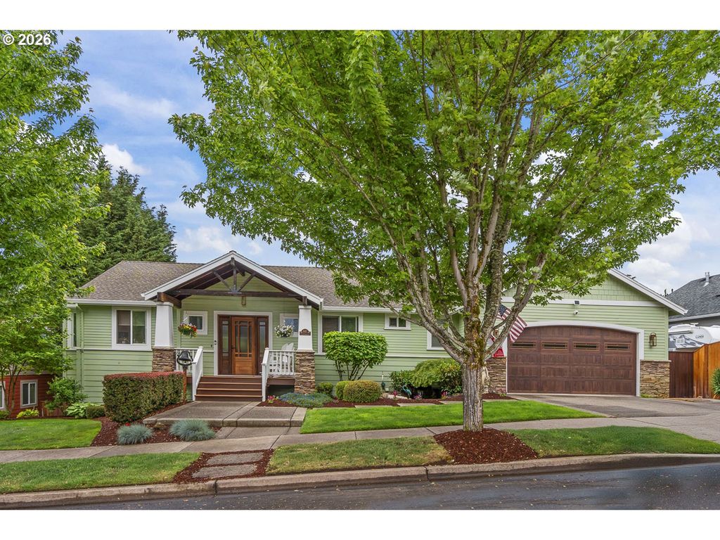 Image 1 of property listing at 447 Nw MT MAZAMA St, Mc Minnville, OR 97128