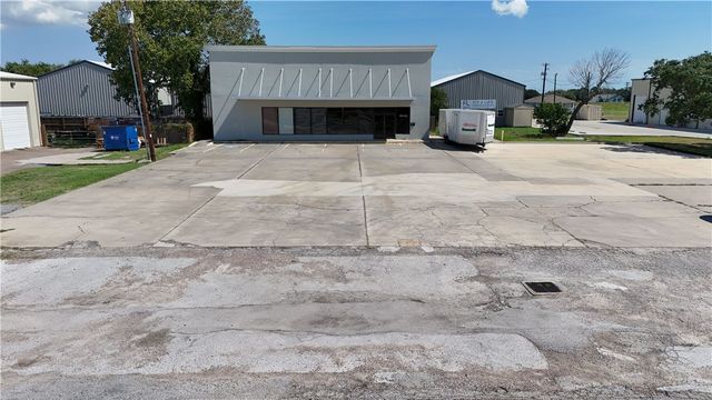 904 Highway 35 S., Rockport, TX 78382