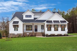 8264 Mount Eagle Rd, Hanover, VA 23005