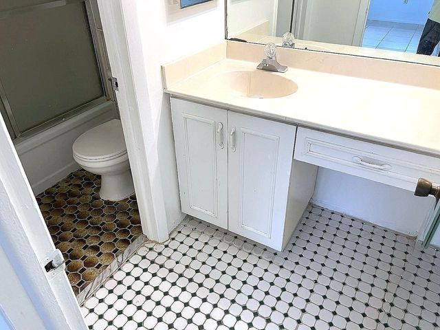 3490 Foxcroft Road 317, Miramar, FL 33025