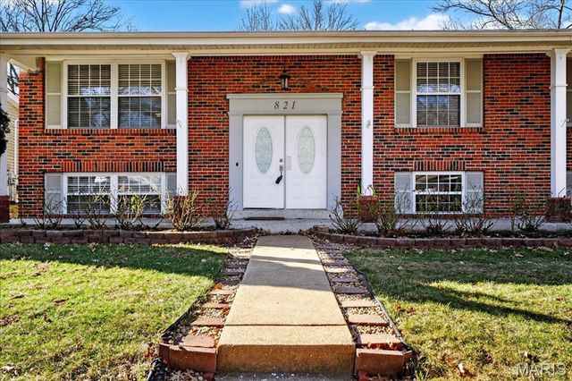 821 Courtland Place, Manchester, MO 63021