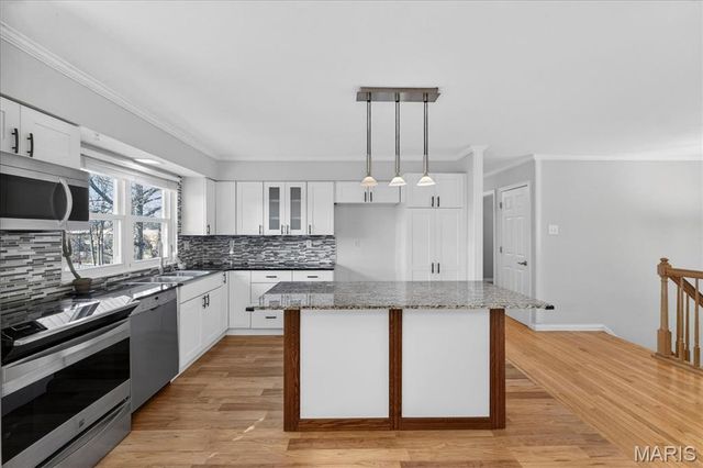 821 Courtland Place, Manchester, MO 63021