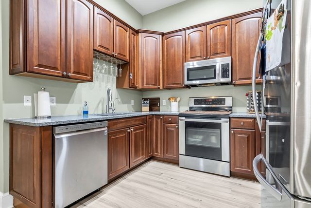 31-33 Ashland St 3, Haverhill, MA 01830