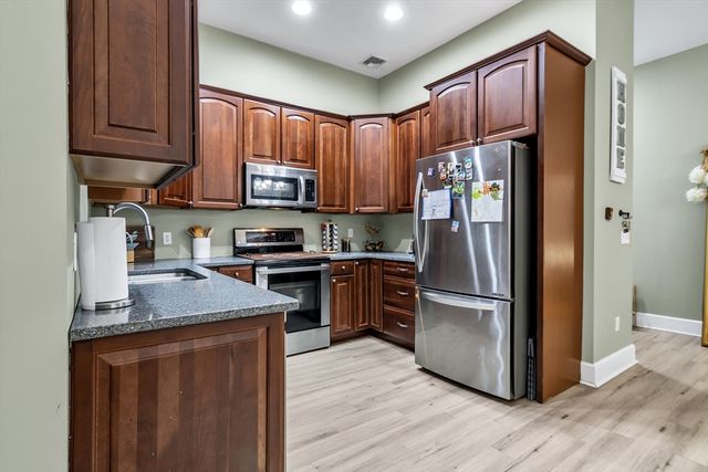 31-33 Ashland St 3, Haverhill, MA 01830