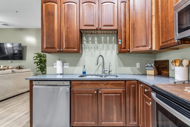 31-33 Ashland St 3, Haverhill, MA 01830