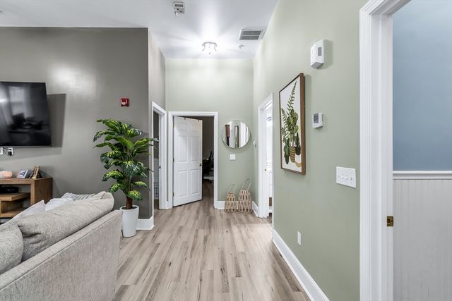 31-33 Ashland St 3, Haverhill, MA 01830