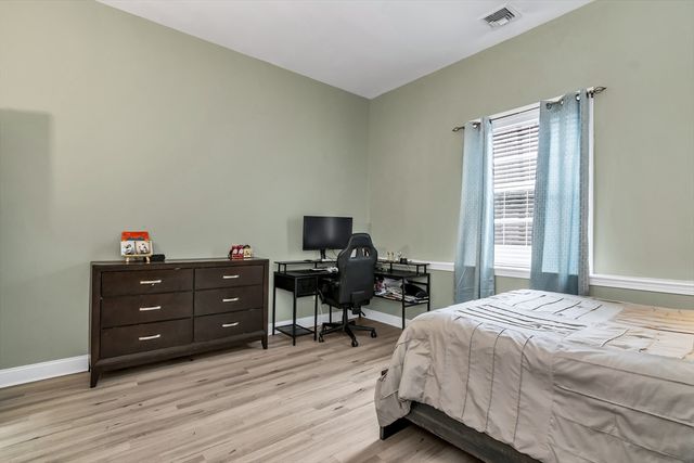 31-33 Ashland St 3, Haverhill, MA 01830