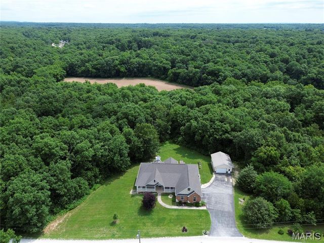 520 Quiet Country Lane, Troy, MO 63379