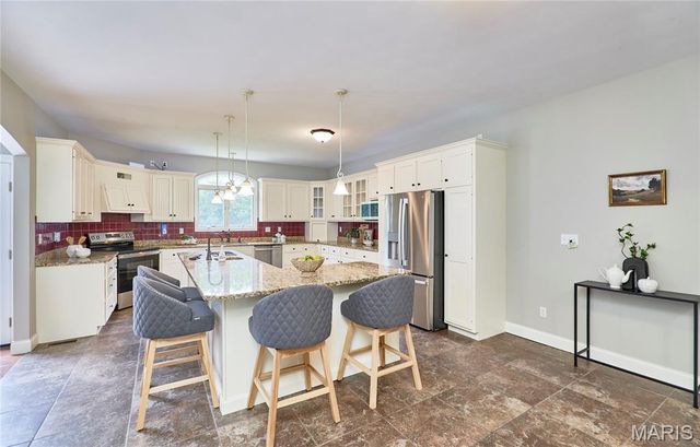 520 Quiet Country Lane, Troy, MO 63379
