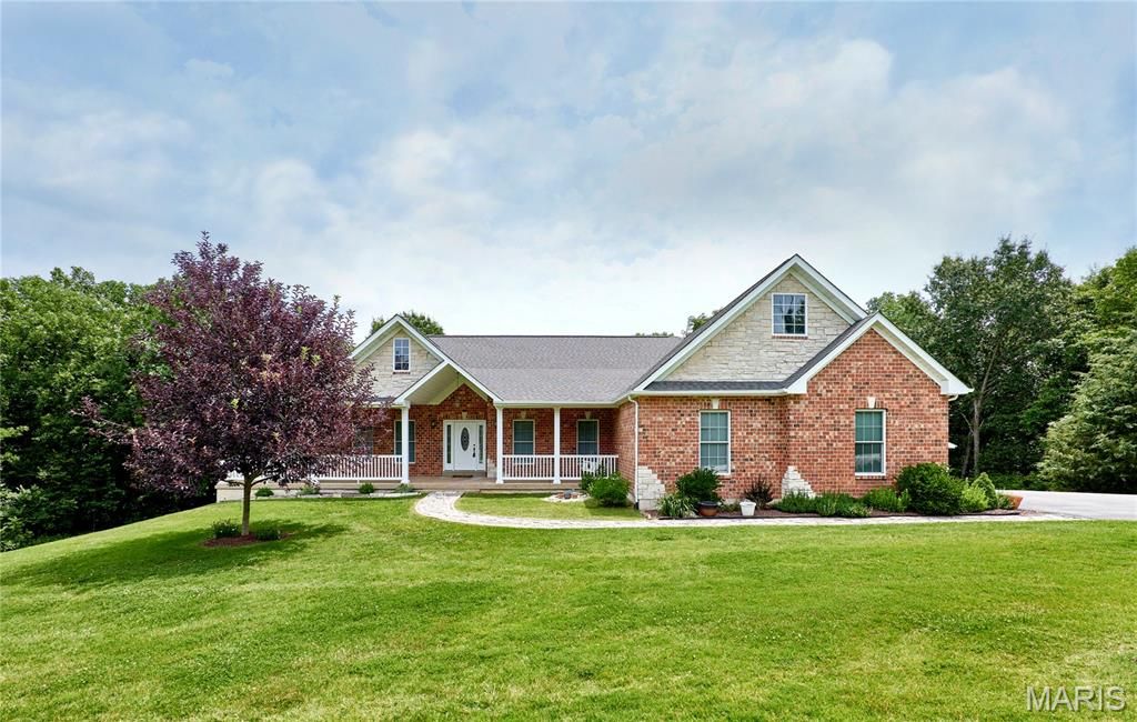 520 Quiet Country Lane, Troy, MO 63379