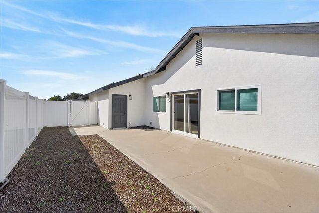 1312 Live Oak Court 1, Redlands, CA 92374