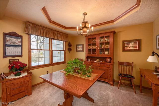 677 Sally Circle, Wadsworth, OH 44281