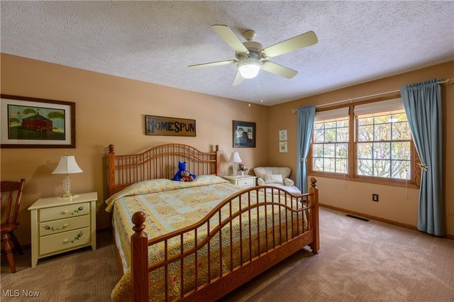 677 Sally Circle, Wadsworth, OH 44281