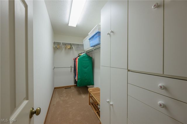 677 Sally Circle, Wadsworth, OH 44281