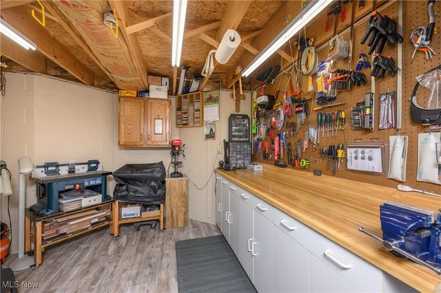 677 Sally Circle, Wadsworth, OH 44281