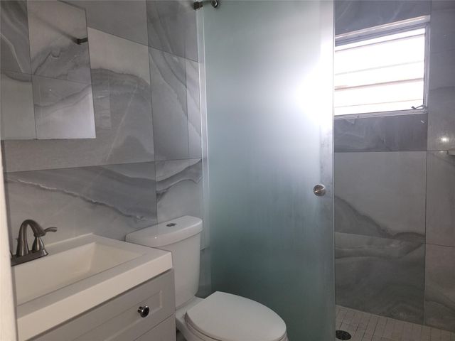 410 SW 11th Avenue, Hallandale Beach, FL 33009