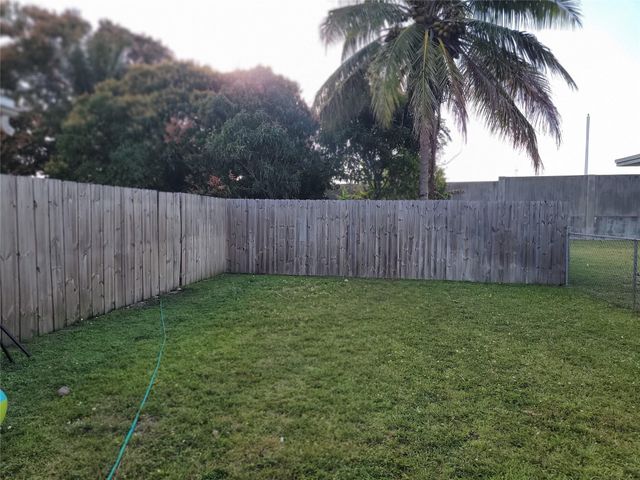 410 SW 11th Avenue, Hallandale Beach, FL 33009