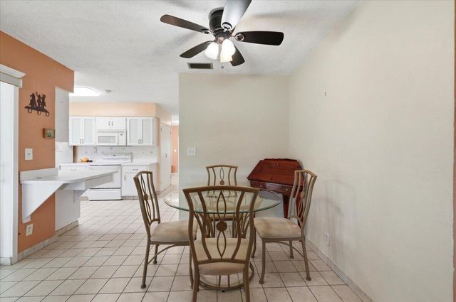9401 NW 70 Place, Tamarac, FL 33321
