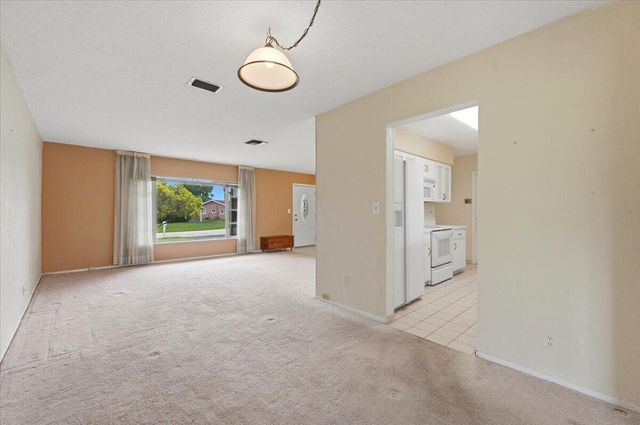 9401 NW 70 Place, Tamarac, FL 33321